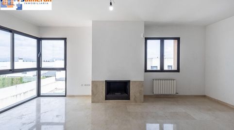 Foto 5 de Casa adosada en venta en Calle Calle Majuelo, Albolote, Granada