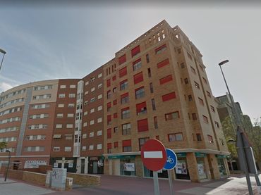 Individual amb ascensor en venda a Avenida Juan Carlos I 84