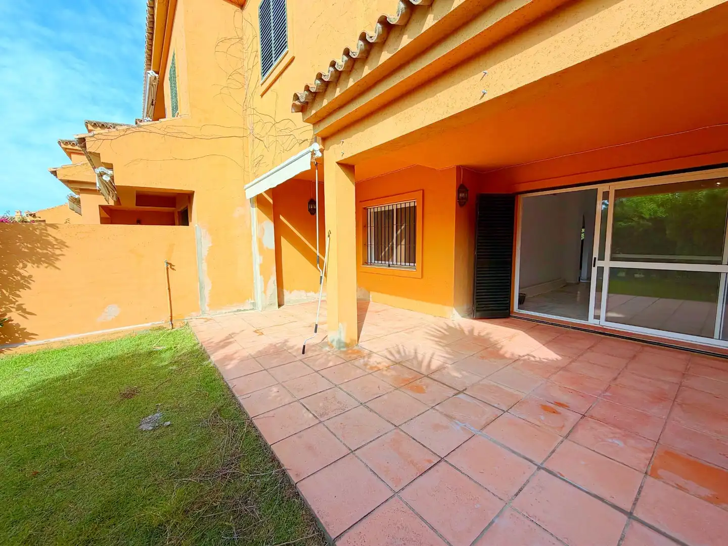 Vista exterior de Planta baixa en venda en El Puerto de Santa María amb Aire condicionat, Calefacció i Jardí privat