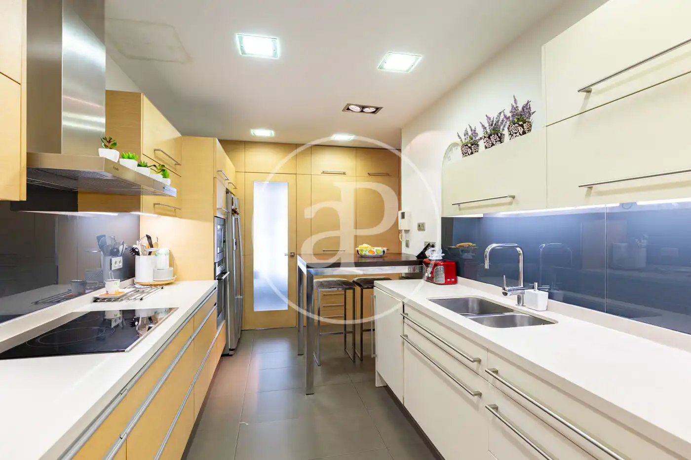 Cocina de Casa o chalet en venta en Barcelona con Aire acondicionado, Calefacción y Terraza