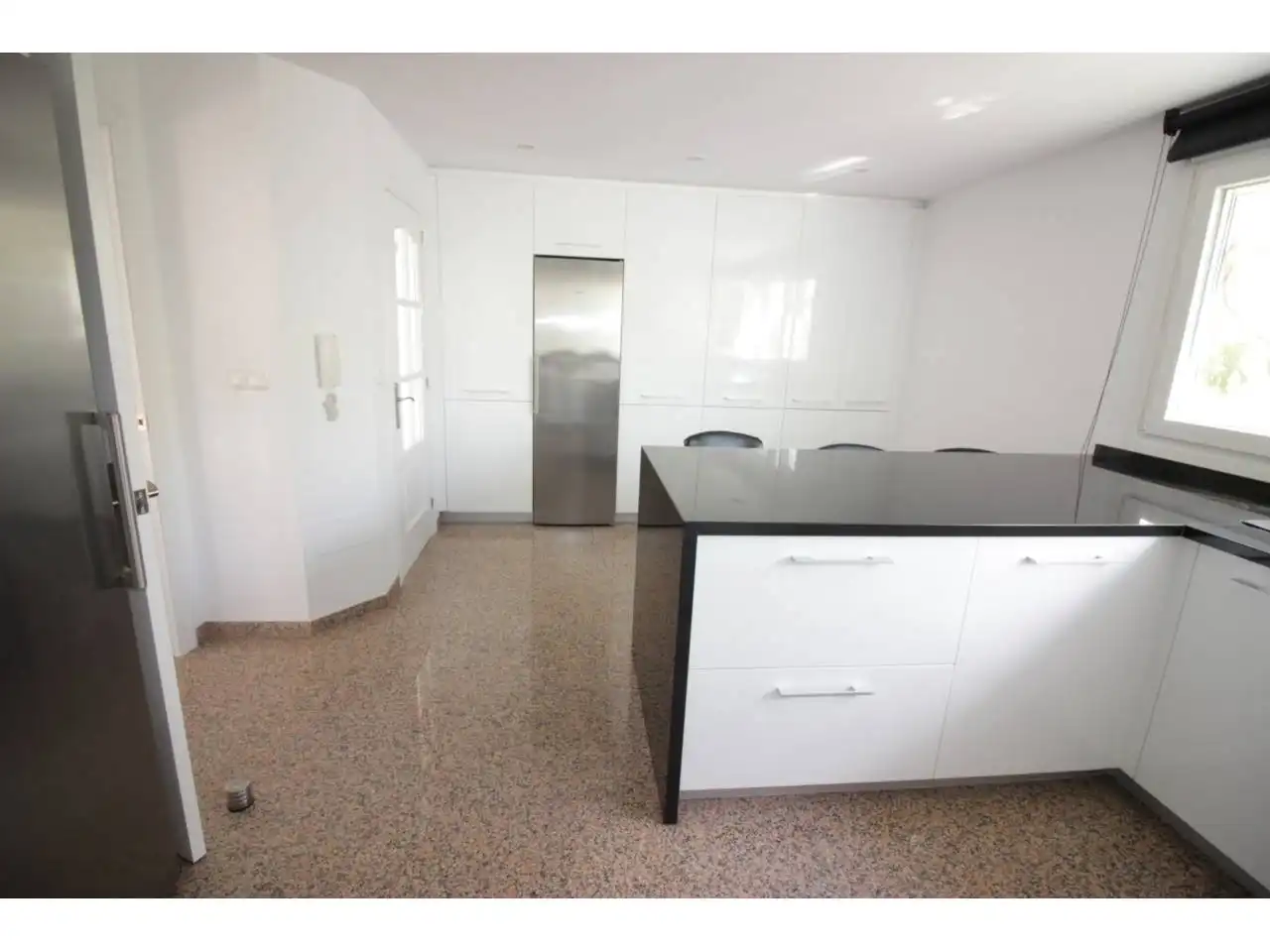 Cuina de Casa o xalet en venda en Roquetas de Mar amb Aire condicionat, Jardí privat i Terrassa
