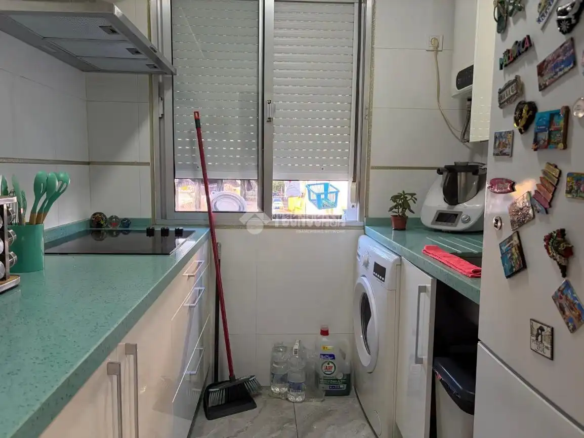 Cocina de Piso en venta en Sevilla con Aire acondicionado