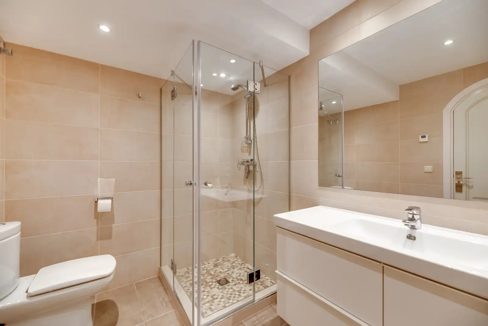 Bany de Casa o xalet en venda en Marbella amb Aire condicionat, Jardí privat i Terrassa