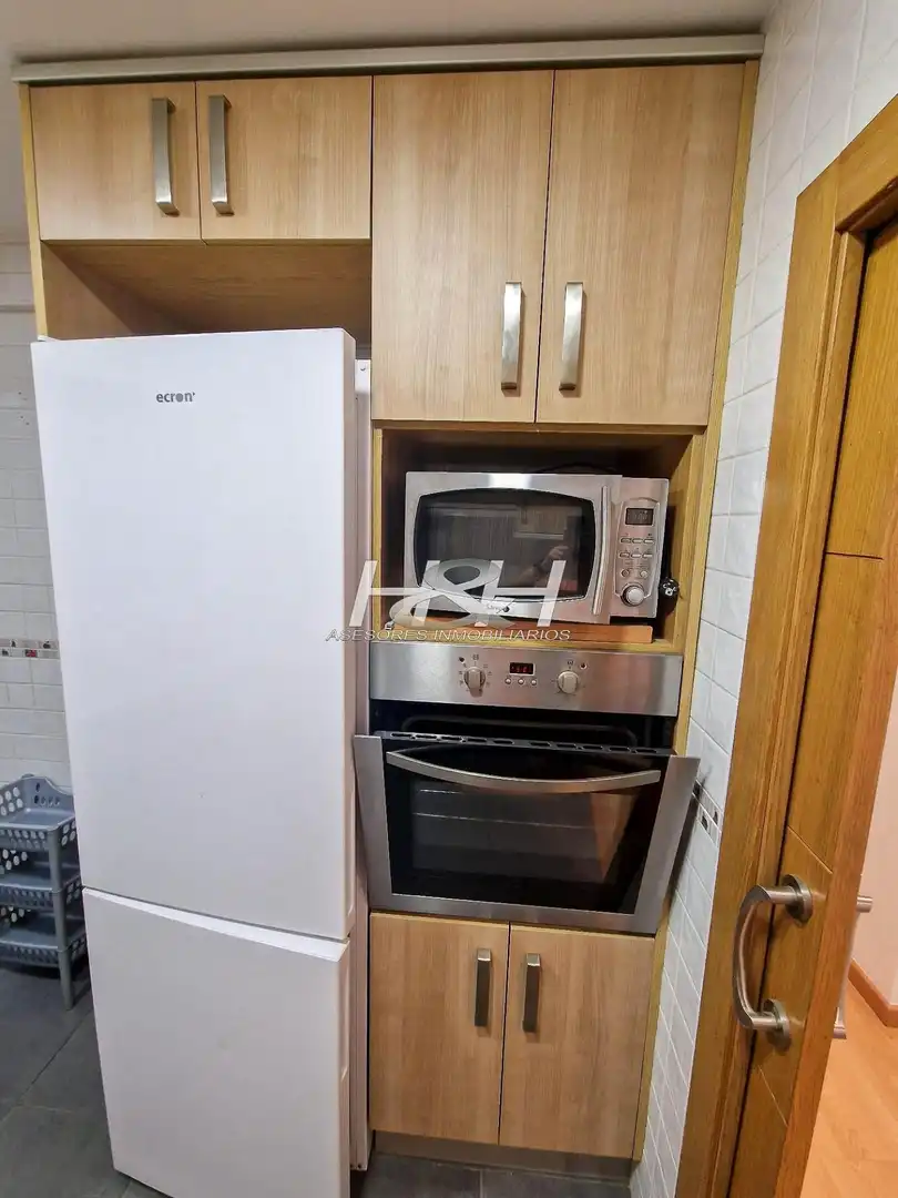 Kitchen of Flat for rent in Burjassot  with Air Conditioner, Storage room and Furnished