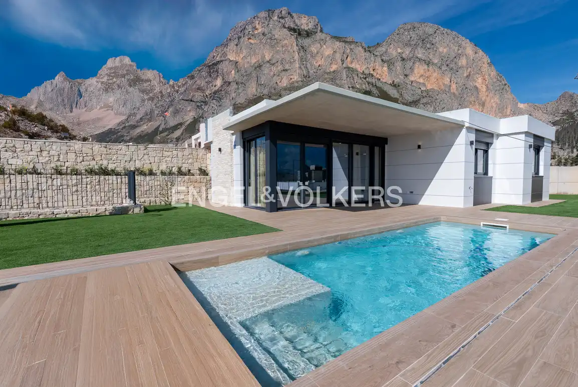 Casa con jardín en venta en Balcón de Ponoig - Polop Paradis - Polop Hills
