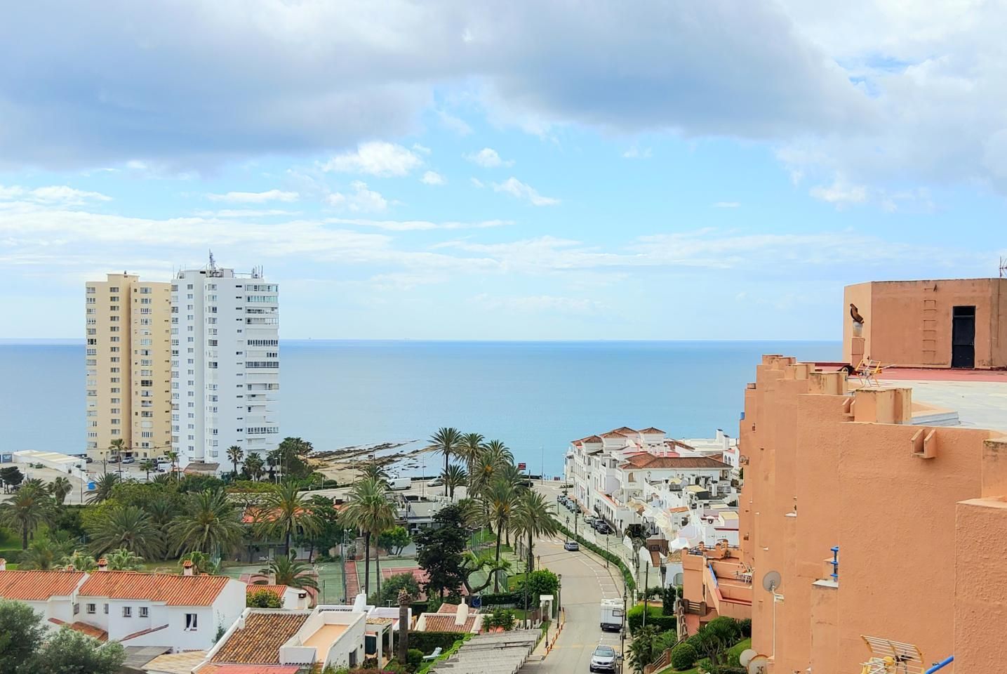 Exterior view of Flat to rent in Sotogrande  with Air Conditioner and Furnished