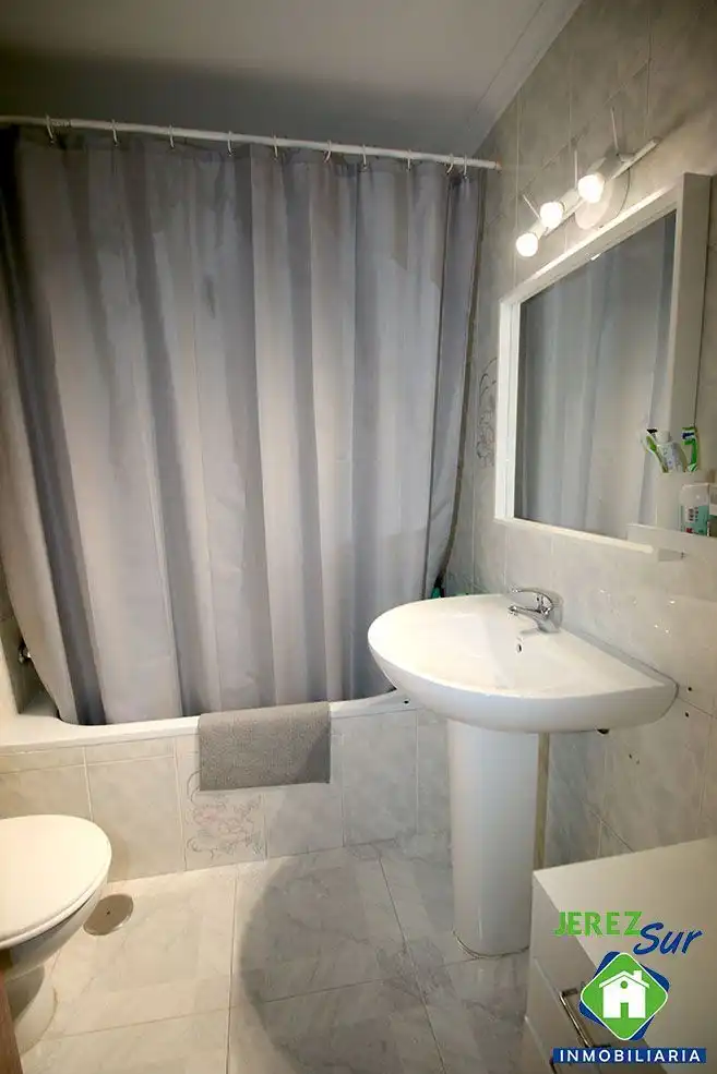 Bathroom of Flat for sale in Jerez de la Frontera  with Air Conditioner, Heating and Terrace