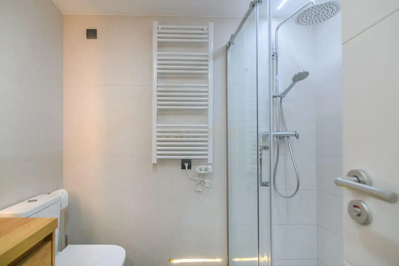 Baño de Apartamento en venta en Molins de Rei con Aire acondicionado, Trastero y Balcón