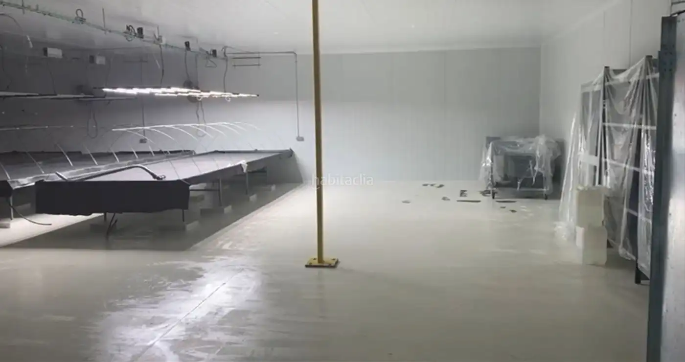 Terreno industrial en venta en Carrer Francesc Macià 1, imagen 2