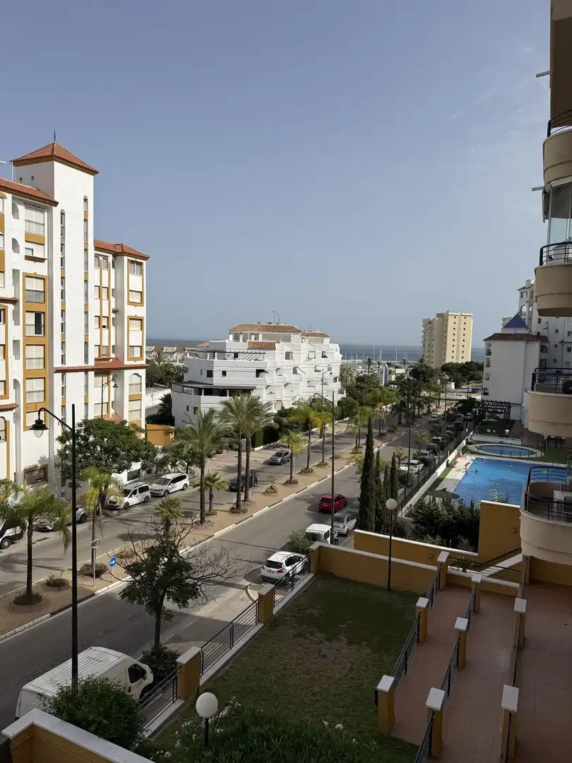 Apartament amb piscina en venda a Estepona Pueblo