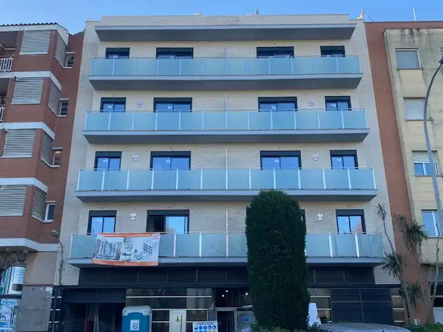 Vista exterior de Dúplex en venda en Montcada i Reixac amb Aire condicionat, Calefacció i Terrassa