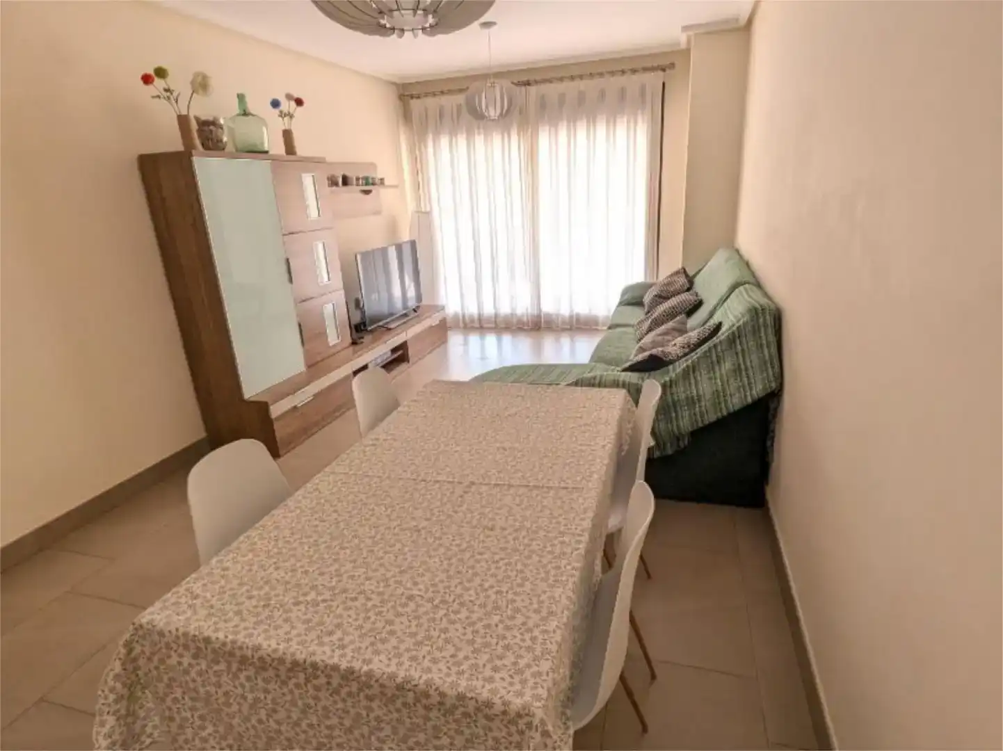 Sala d'estar de Planta baixa de lloguer en Dénia amb Aire condicionat, Piscina i Moblat