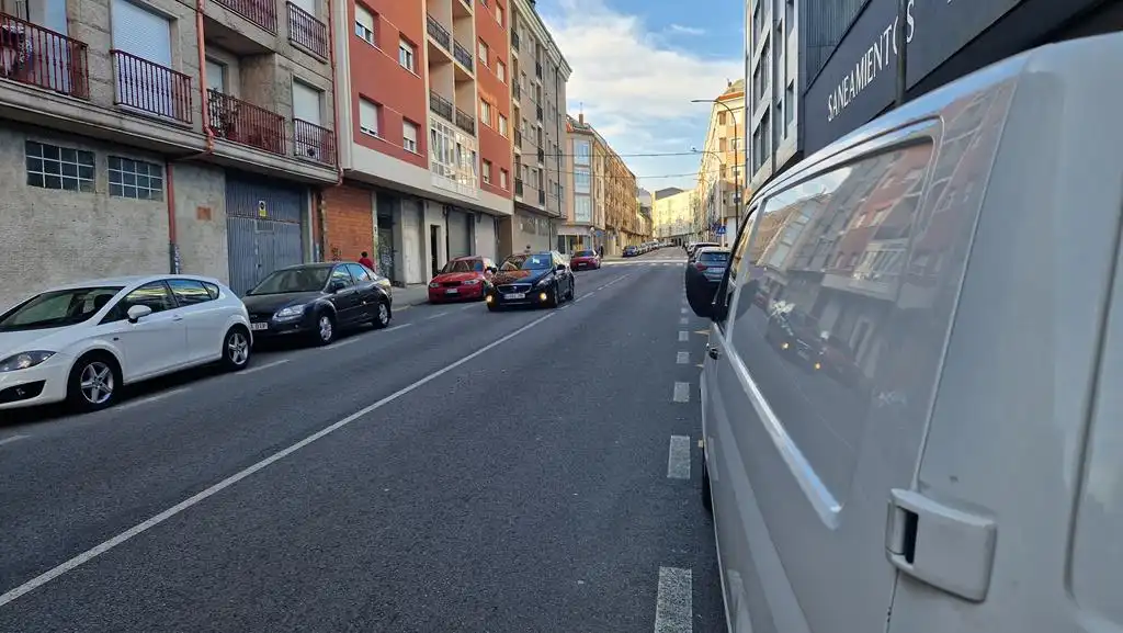 Gewerbefläche zum Verkauf in Avenida de Barraña 31, imagen 3