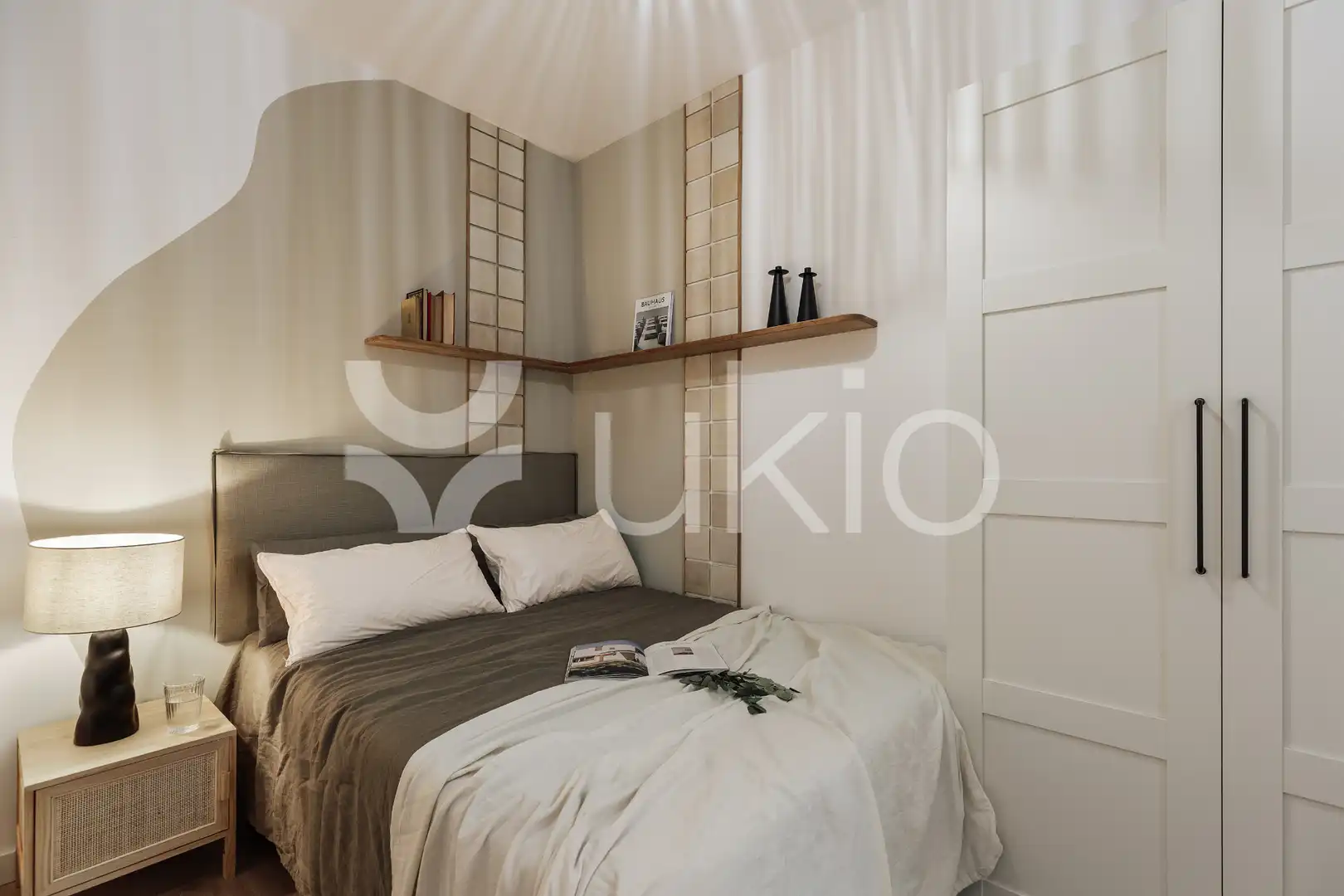 Dormitori de Apartament de lloguer en Barcelona amb Aire condicionat, Calefacció i Moblat