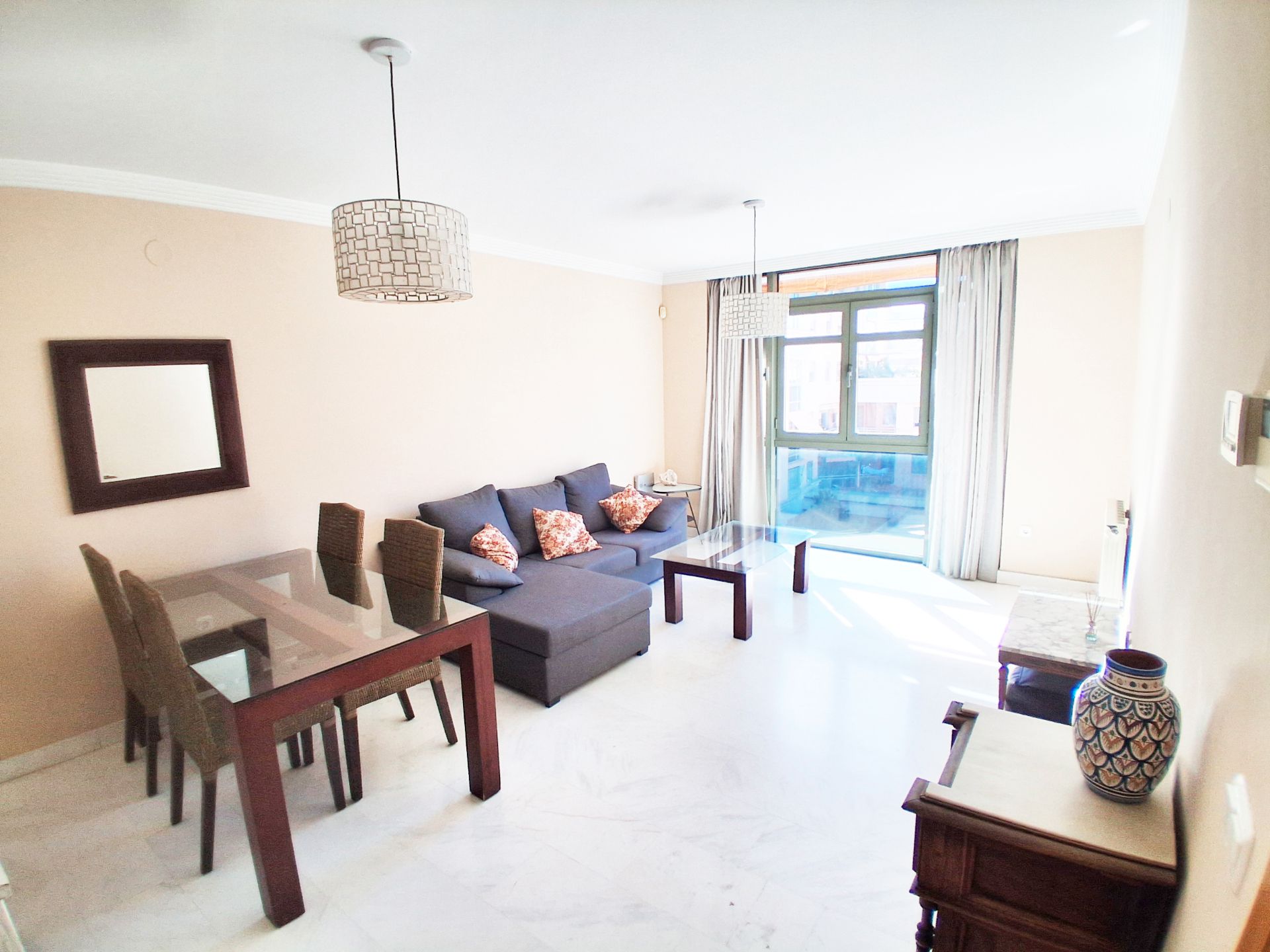 Living room of Flat to rent in  Granada Capital  with Air Conditioner, Heating and Private garden