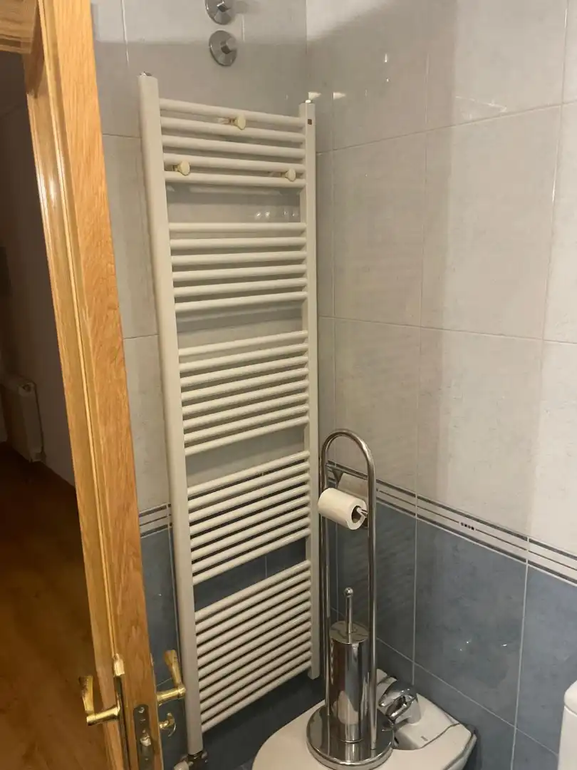 Badezimmer von Wohnungen zum Verkauf in Calahorra mit Heizung, Parkett und Abstellraum