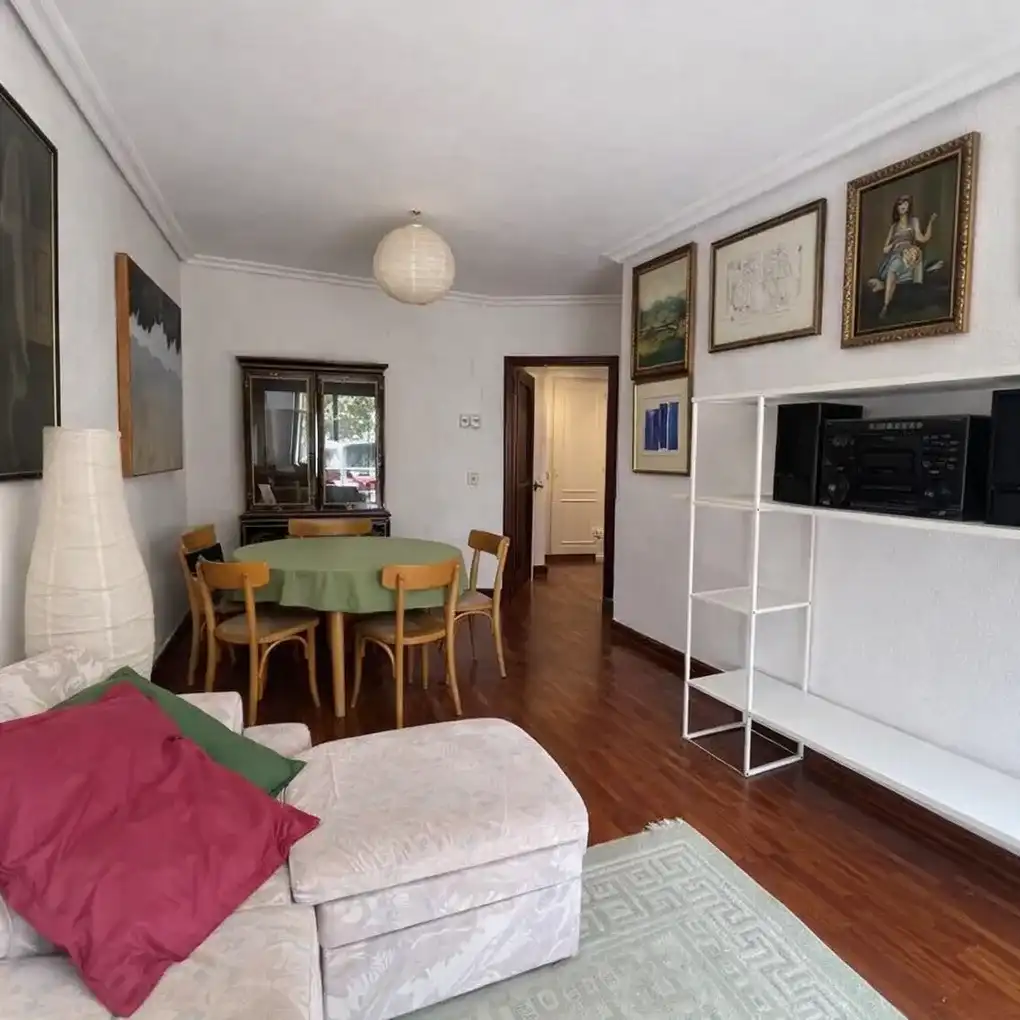 Sala de estar de Piso en venta en Vitoria - Gasteiz con Calefacción, Trastero y Amueblado
