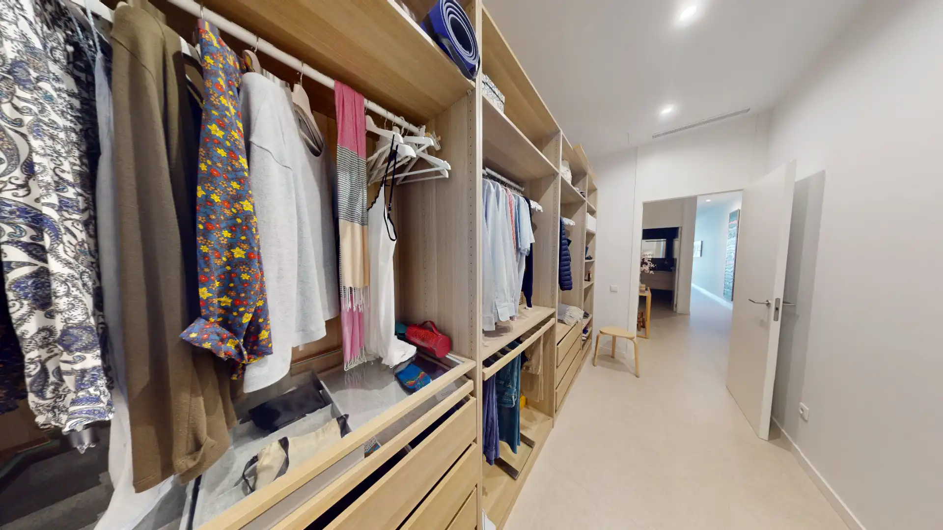 Wohnung zum Verkauf in Alicante / Alacant mit Klimaanlage, Privatgarten und Abstellraum