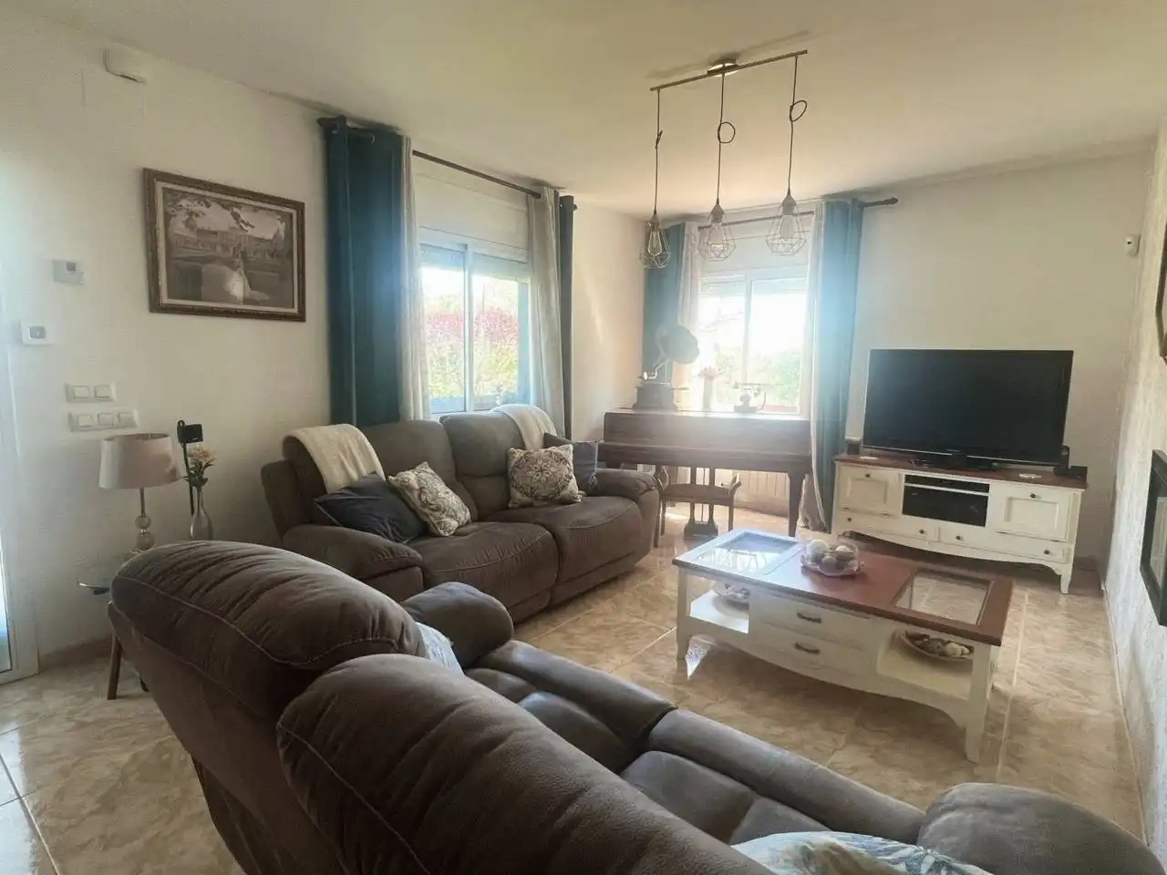 Sala d'estar de Casa o xalet en venda en Vilobí d'Onyar amb Aire condicionat i Jardí privat