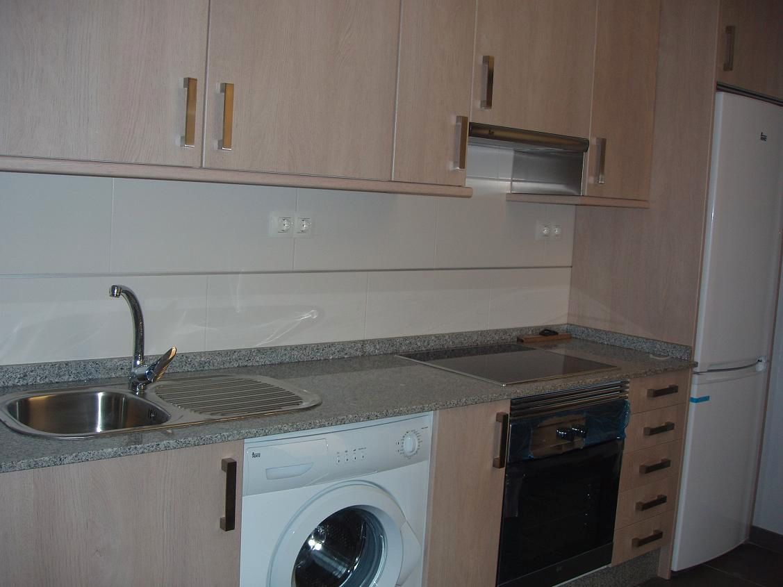 Kitchen of Flat to rent in A Estrada   with Heating, Furnished and Oven