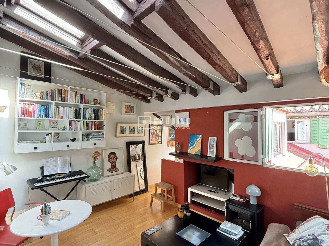 Living room of Flat for sale in  Madrid Capital  with Air Conditioner, Heating and Parquet flooring