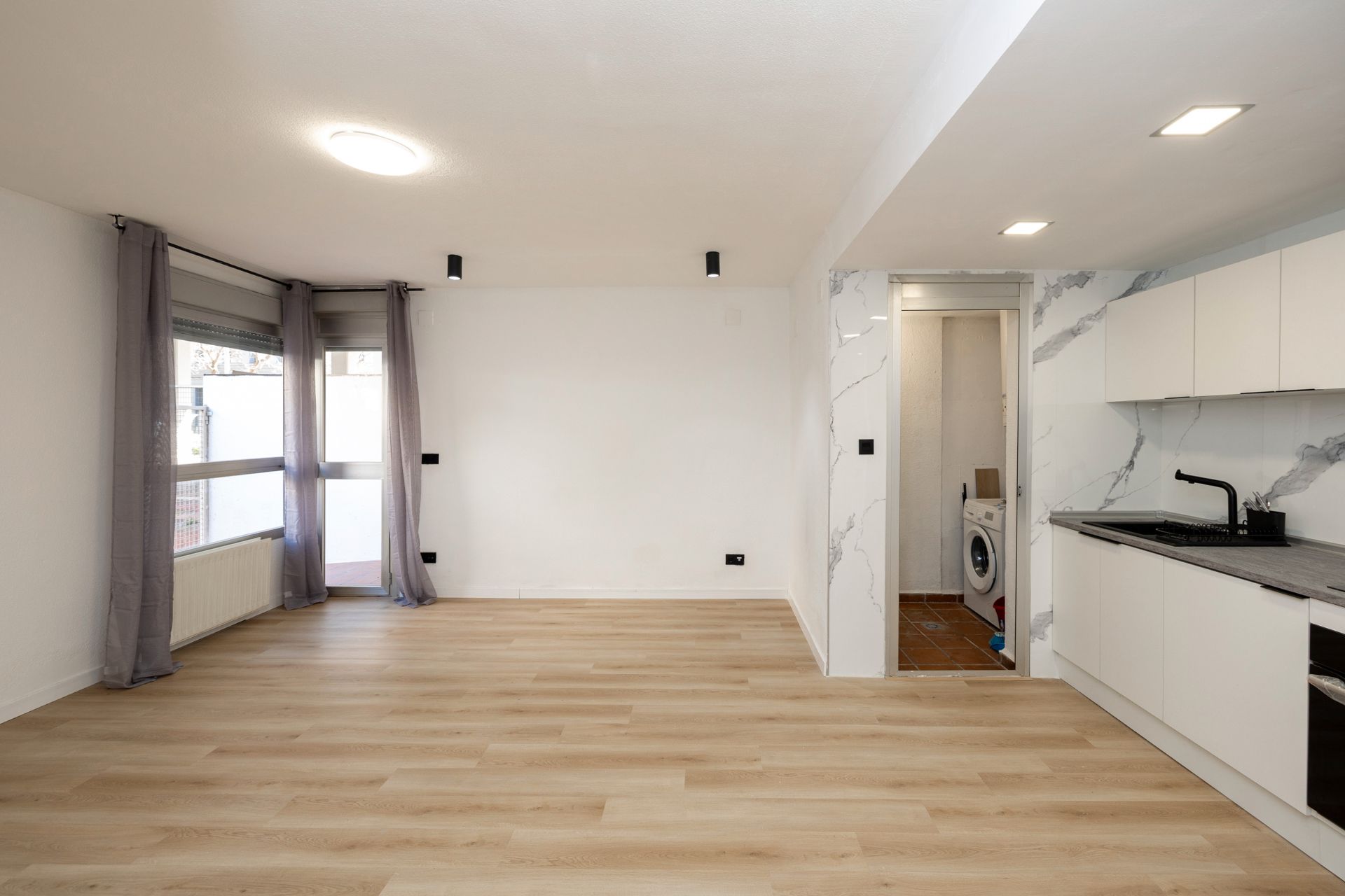 Flat for sale in  Granada Capital  with Terrace