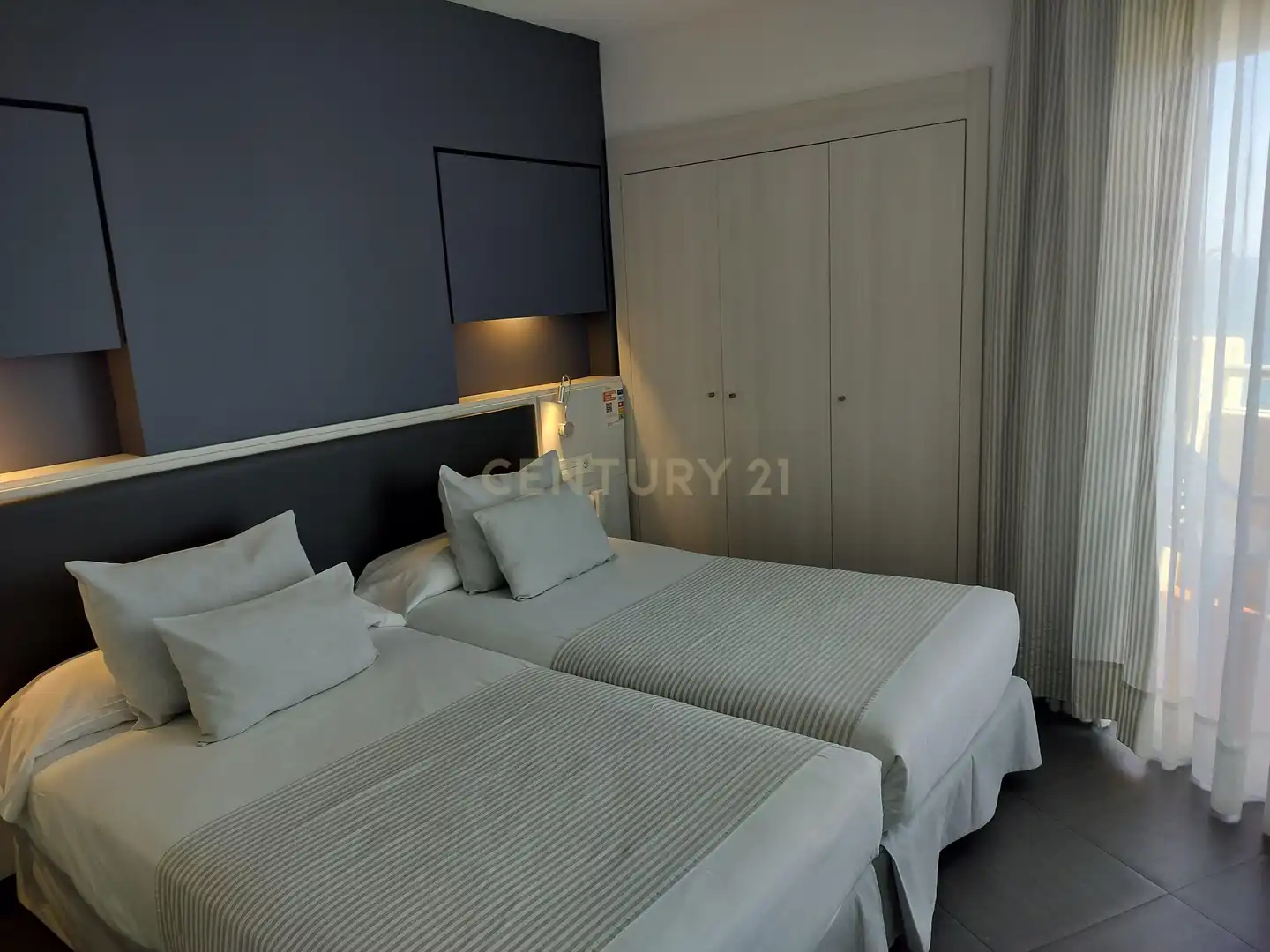 Bedroom of Study for sale in Fuengirola  with Air Conditioner and TV