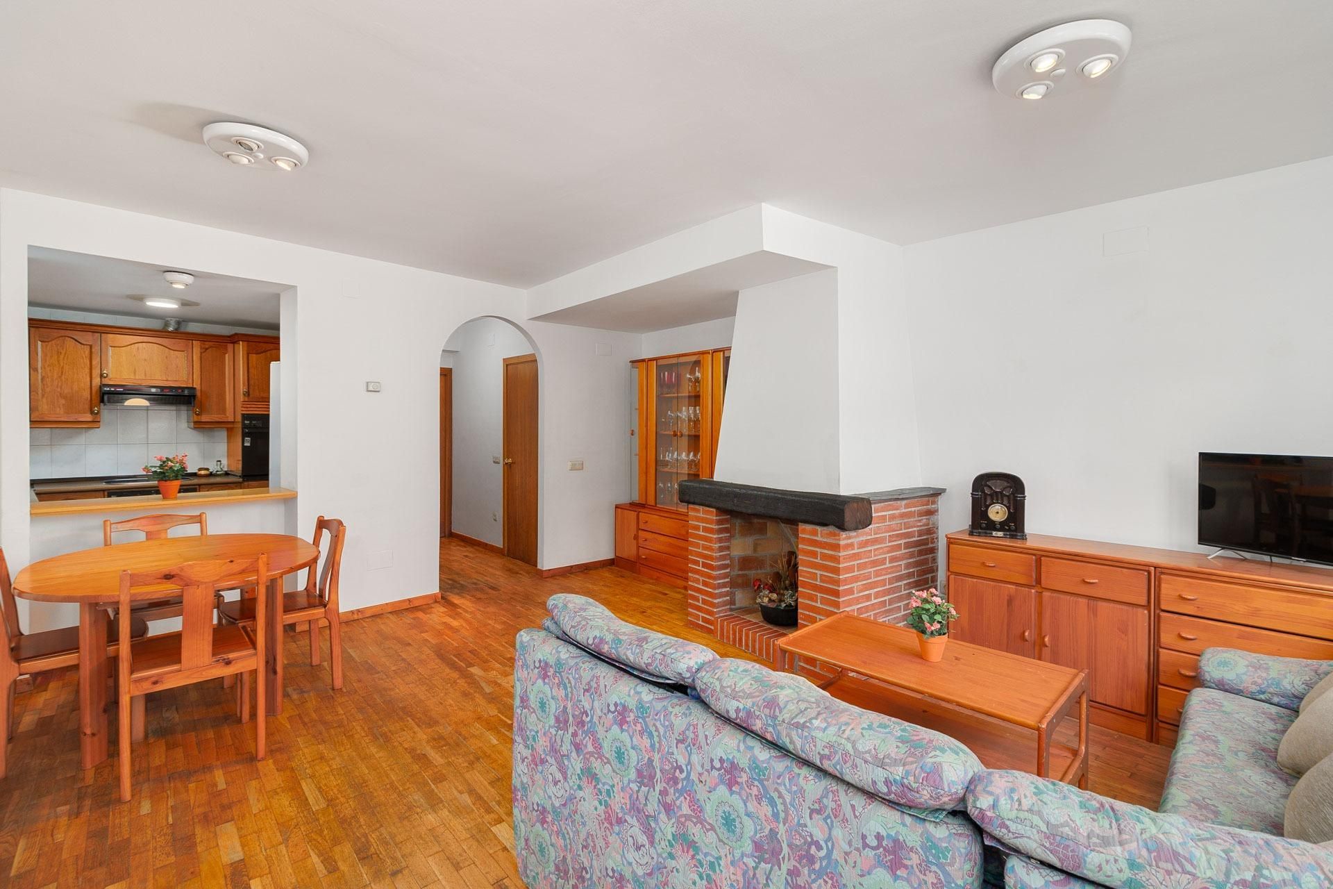 Living room of Single-family semi-detached for sale in Maçanet de Cabrenys  with Heating, Private garden and Parquet flooring