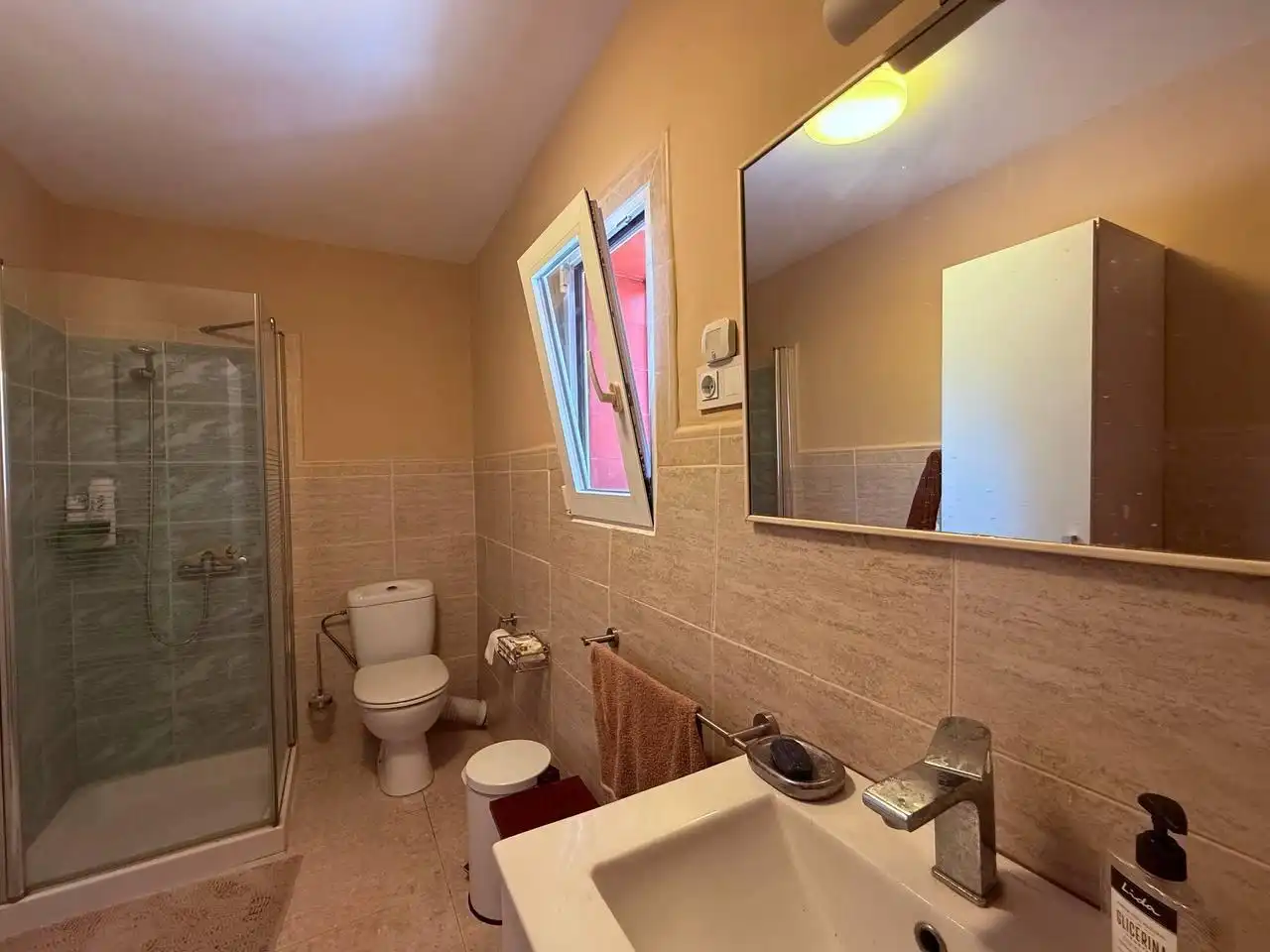 Bathroom of Houses for sale in Godelleta  with Air Conditioner, Private garden and Terrace