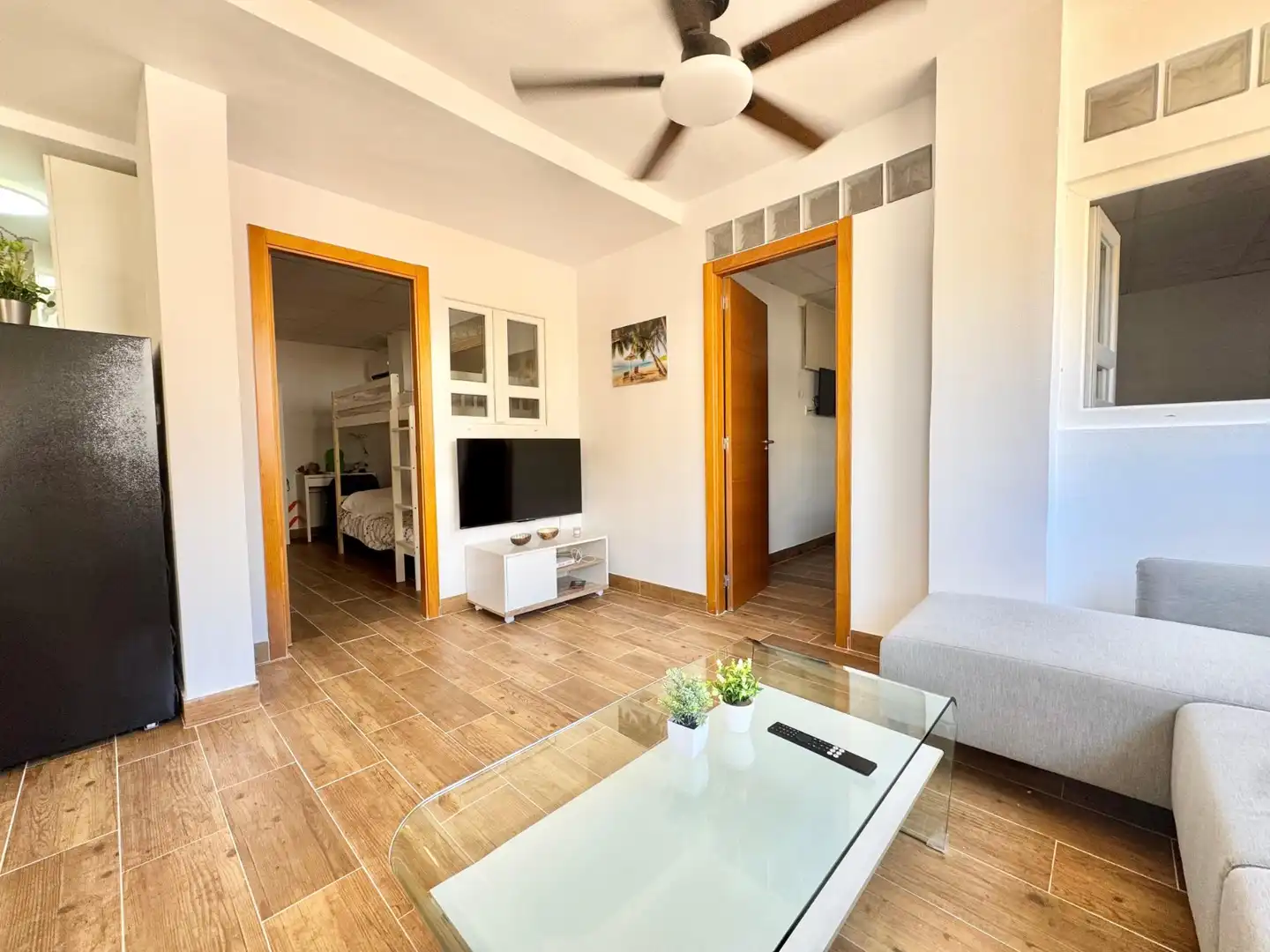 Sala d'estar de Apartament de lloguer en Guardamar del Segura amb Aire condicionat, Moblat i Rentadora