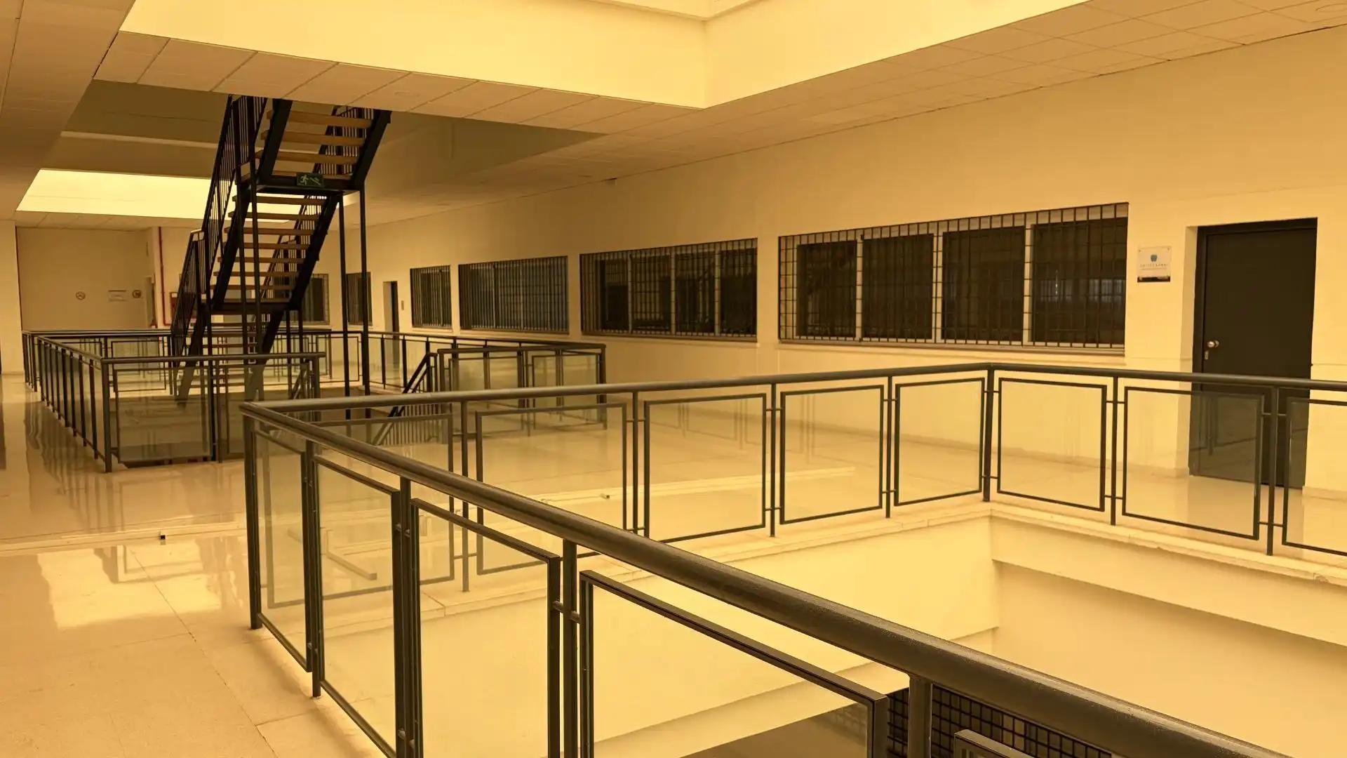 Oficina en venda en Poniente-Norte - Miralbaida - Parque Azahara