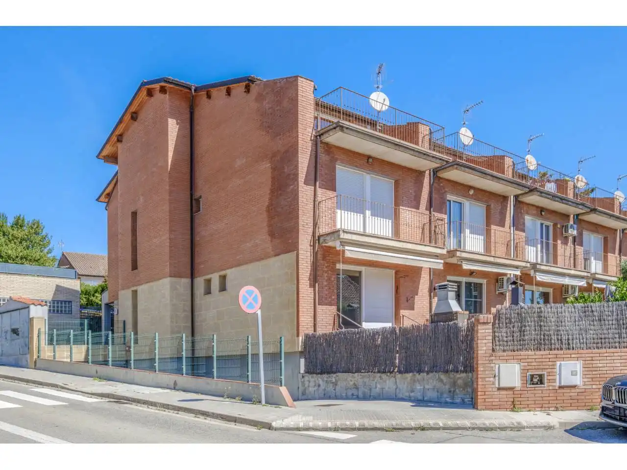 Vista exterior de Casa o xalet en venda en Matadepera amb Calefacció, Jardí privat i Terrassa
