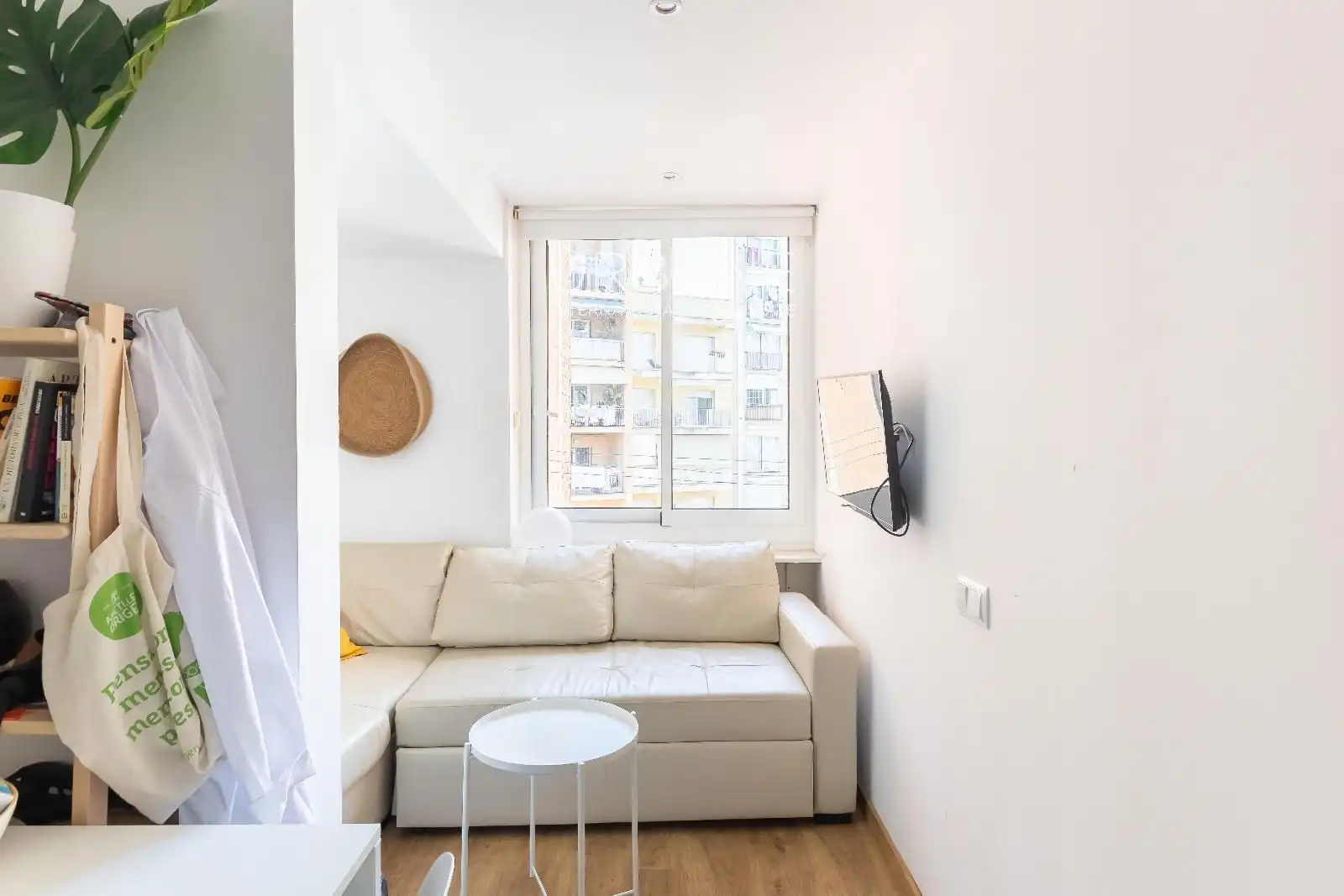 Wohnzimmer von Dachboden zum Verkauf in Barcelona mit Klimaanlage, Heizung und Terrasse