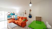 Living room of Flat for sale in Girona Capital  with Air Conditioner, Heating and Terrace