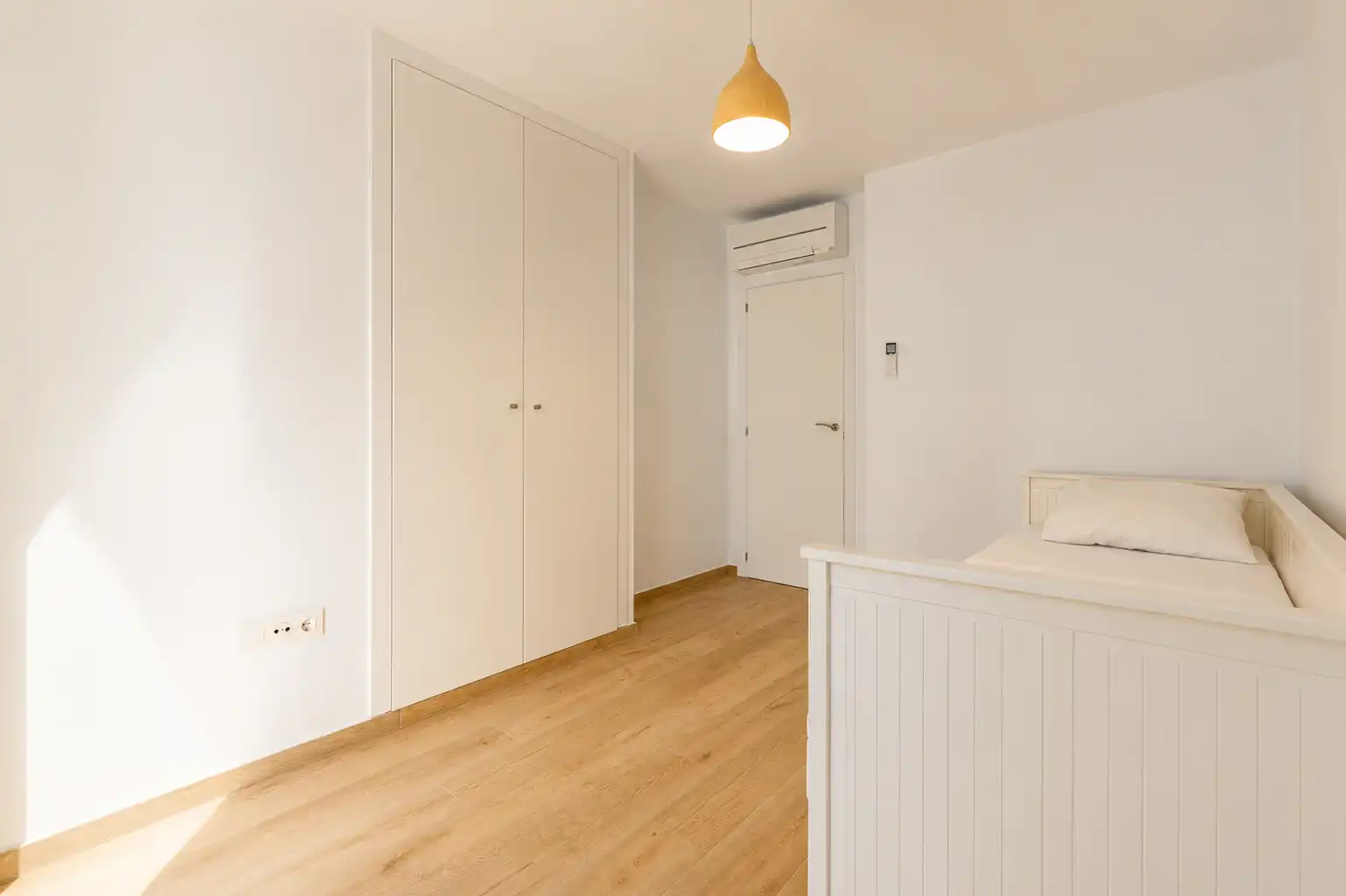 Habitación de Casa o chalet en venta en L'Alfàs del Pi con Terraza y Piscina comunitaria