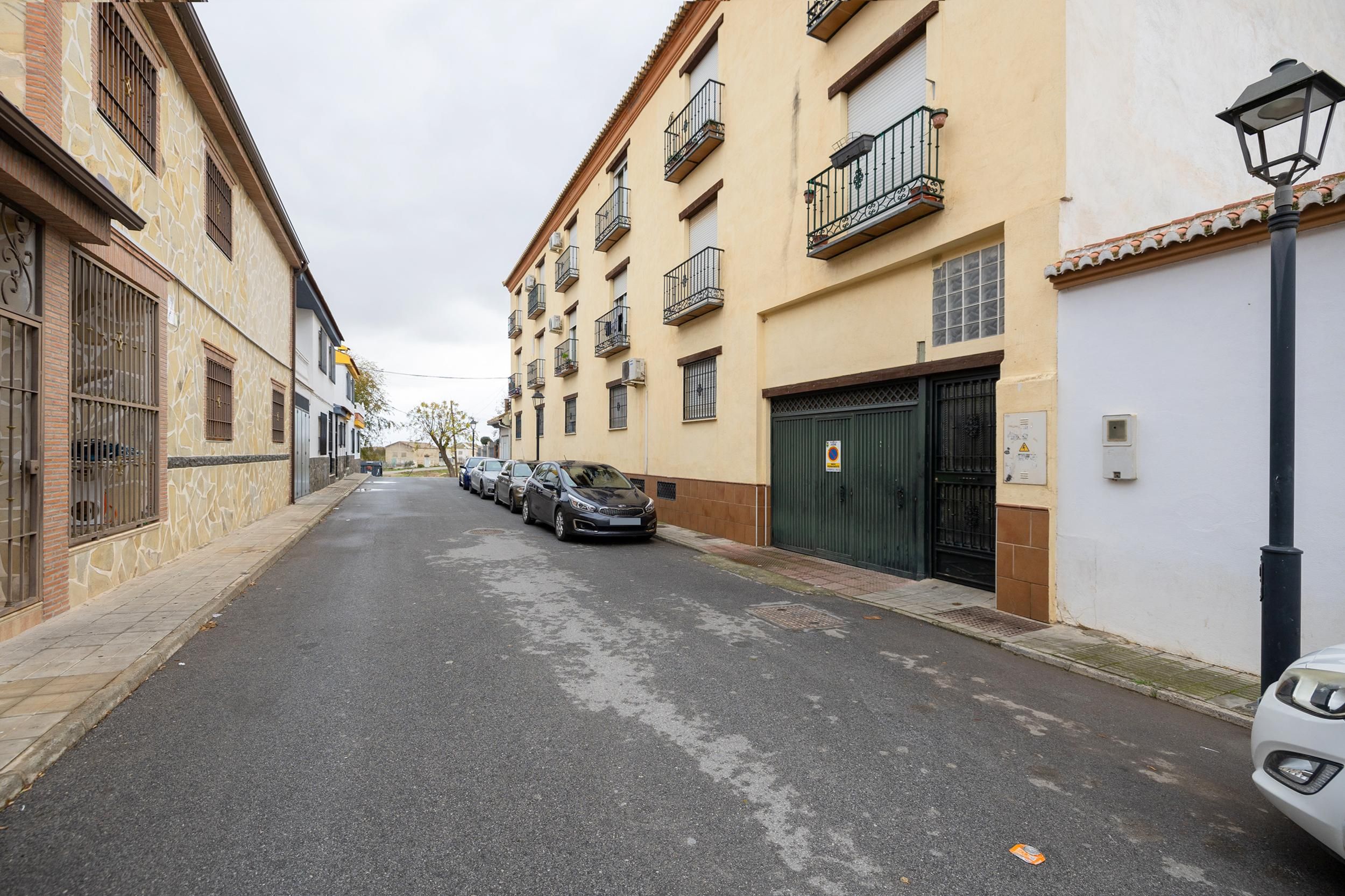 Exterior view of Apartment for sale in Láchar  with Air Conditioner and Storage room