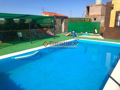 Swimming pool of House or chalet for sale in Almendralejo