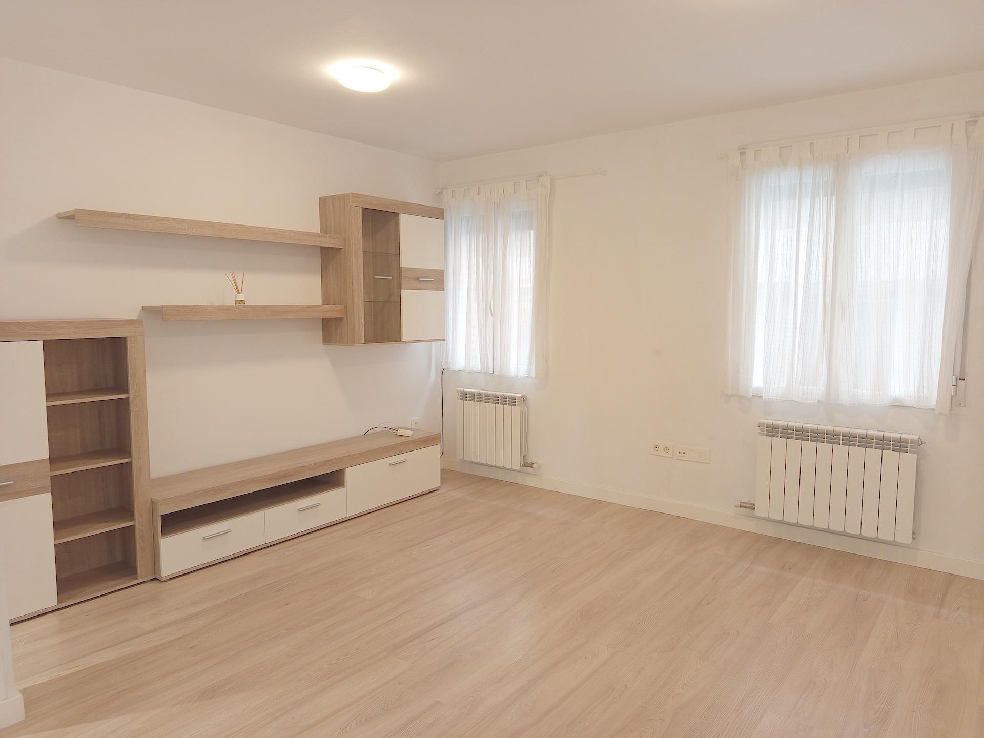 Living room of Flat to rent in  Zaragoza Capital  with Heating