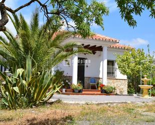 Vista exterior de Casa o xalet en venda en Colmenar amb Terrassa, Traster i Piscina