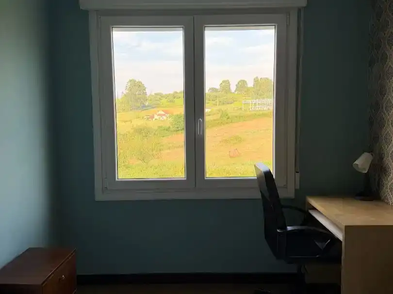 Schlafzimmer von Wohnung zur Miete in Leioa mit Balkon
