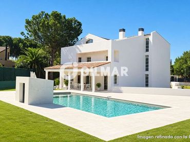 Chalet con piscina en venta en Bonanza