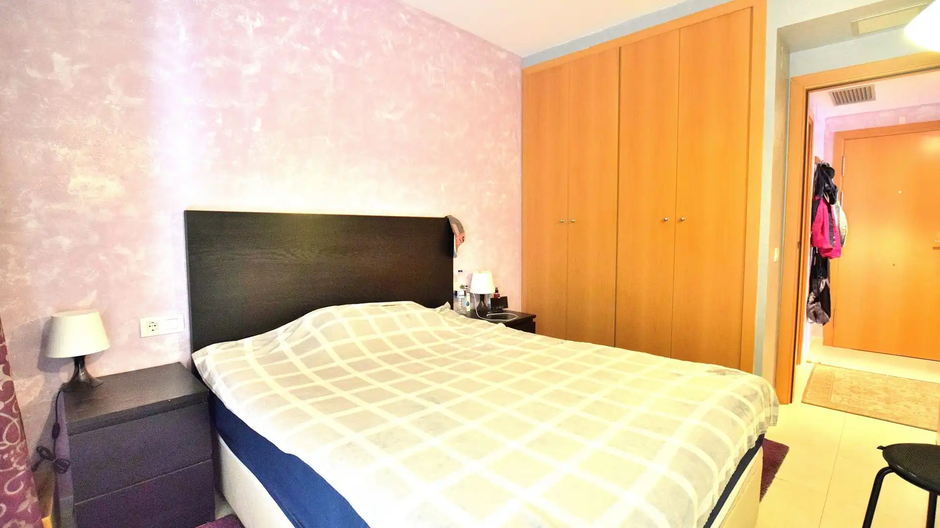 Schlafzimmer von Wohnung zum Verkauf in Salou mit Klimaanlage, Heizung und Privatgarten