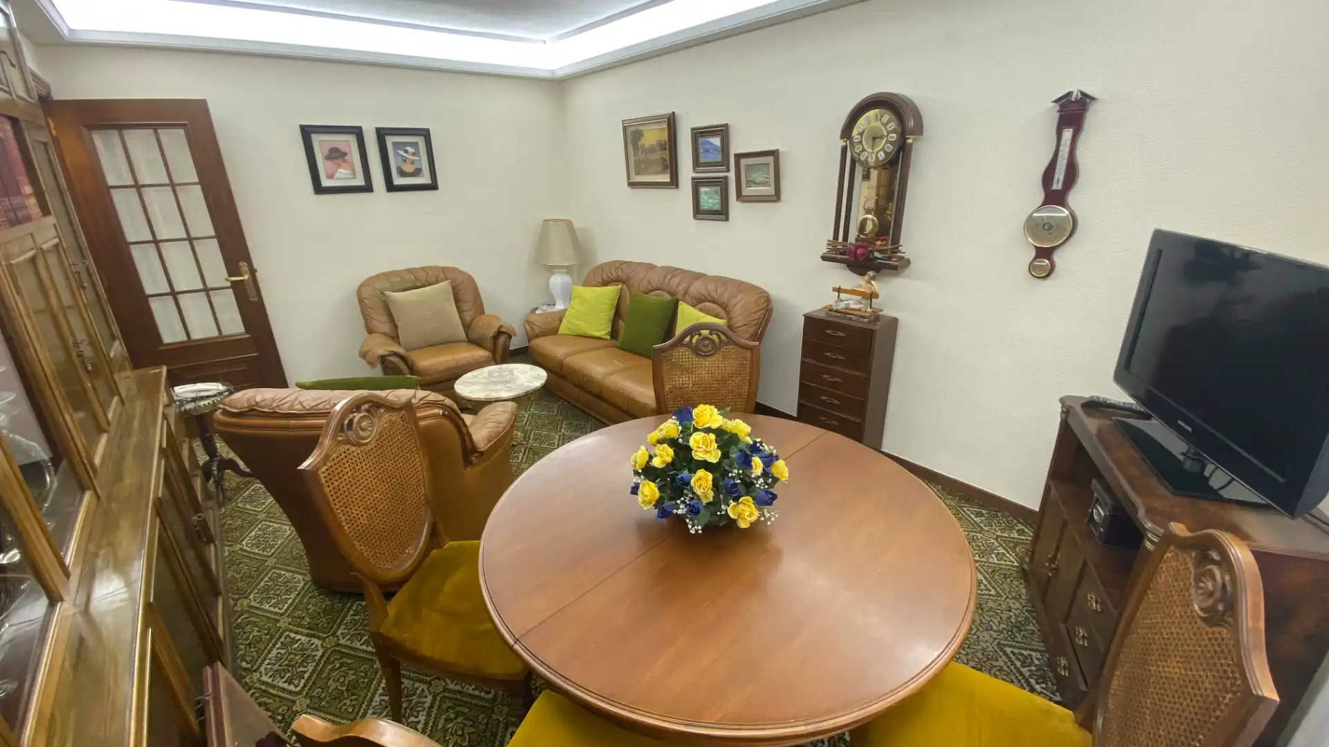 Living room of Flat for sale in San Martín del Rey Aurelio  with Heating, Parquet flooring and Terrace