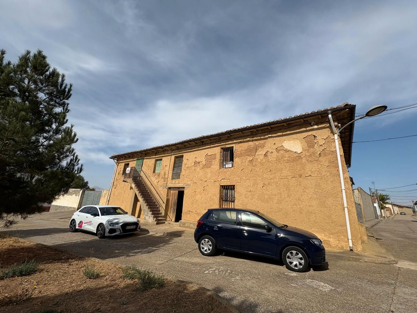 Exterior view of Country house for sale in Villalba de la Loma  with Private garden and Storage room