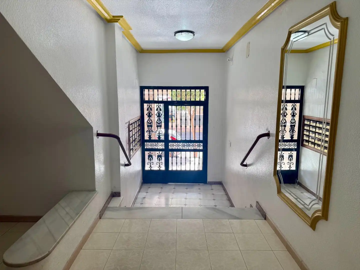 Piso en venta en Torrevieja con Calefacción, Terraza y Amueblado