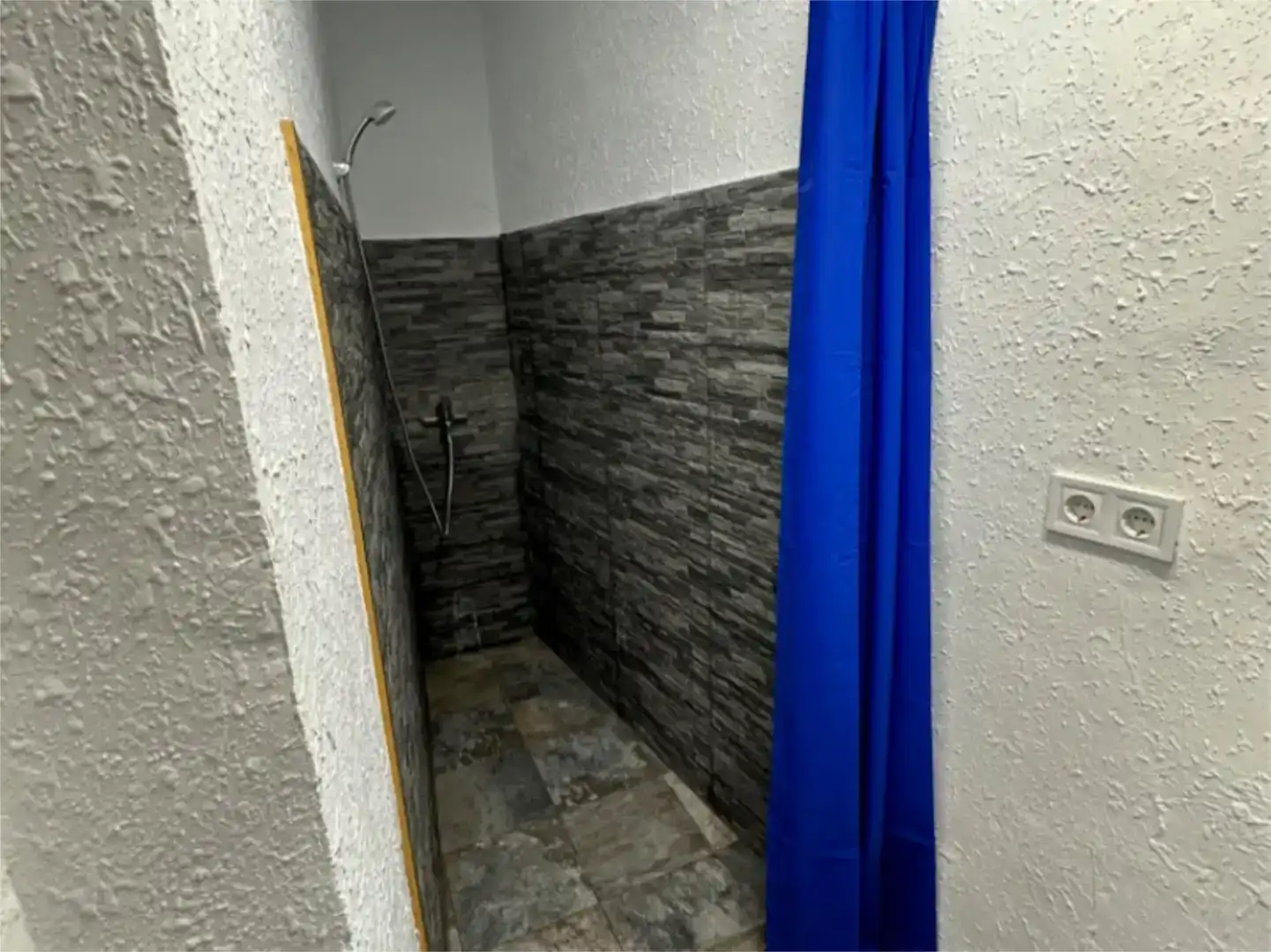 Bany de Apartament de lloguer en Nerja amb Jardí privat i Moblat