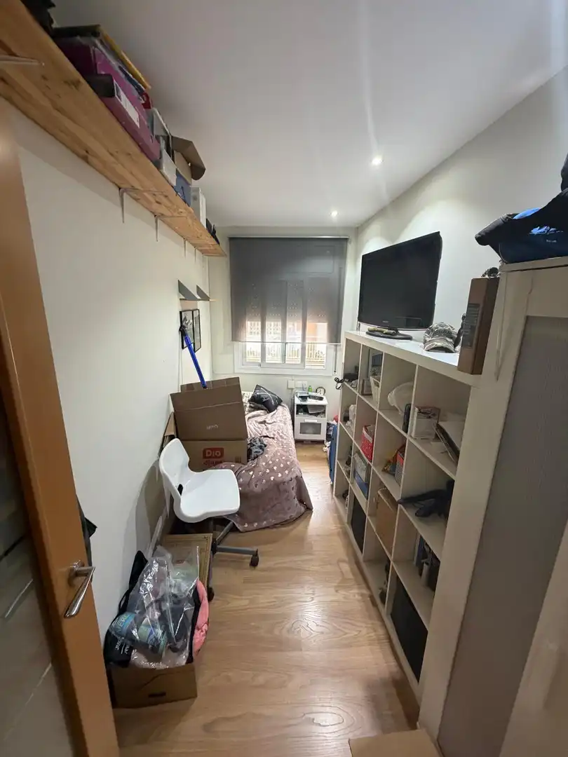 Habitación de Piso en venta en Cornellà de Llobregat con Aire acondicionado, Calefacción y Terraza