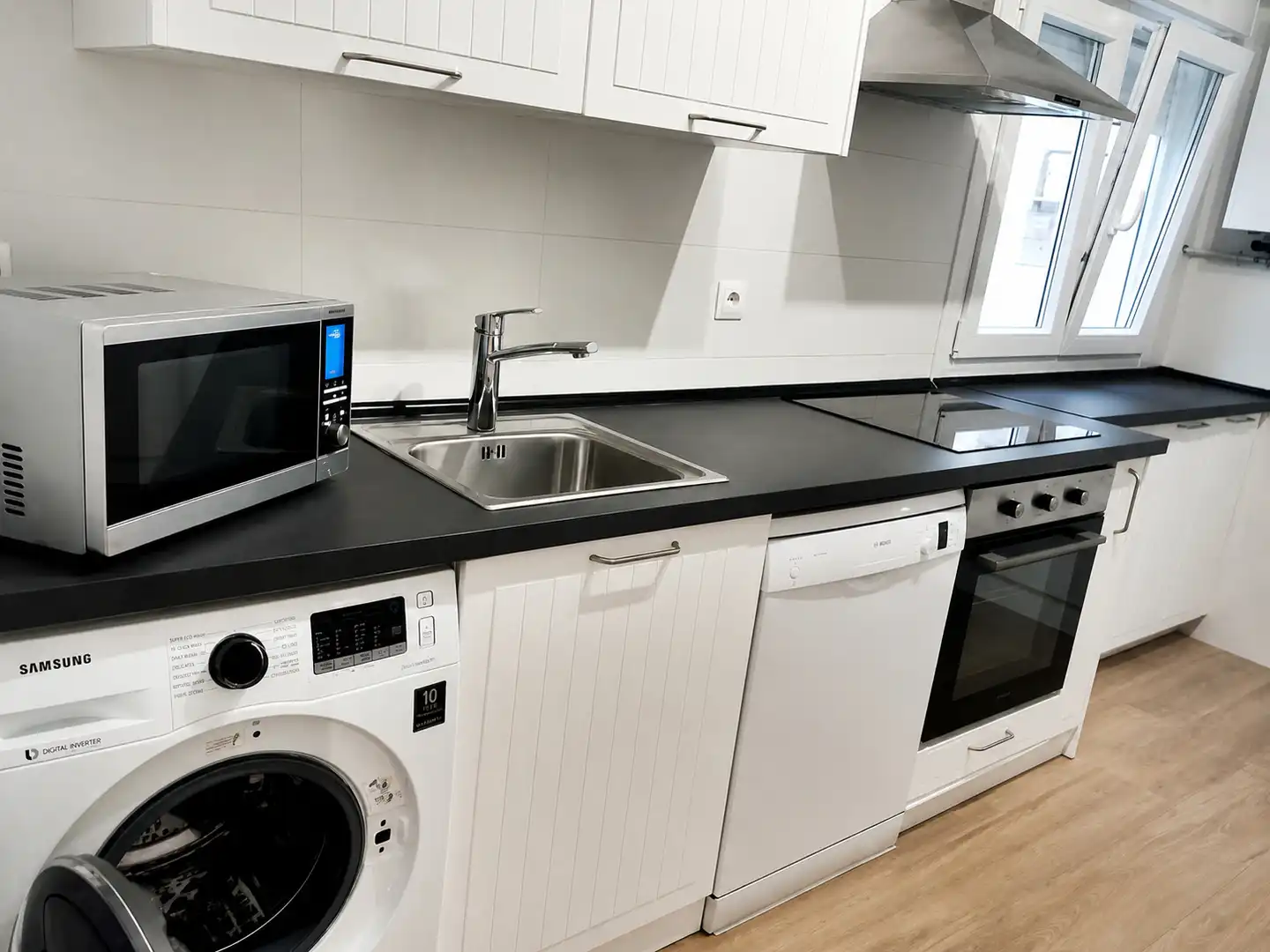 Cocina de Piso de alquiler en Santander con Calefacción, Terraza y Horno