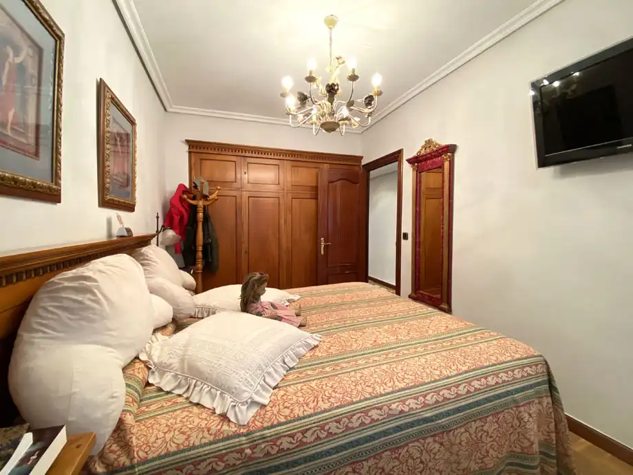 Schlafzimmer von Wohnung zum Verkauf in Vitoria - Gasteiz mit Heizung, Parkett und Terrasse
