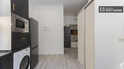 Foto 2 de Piso de alquiler en En Corts - Doctor Waksman, Valencia Capital